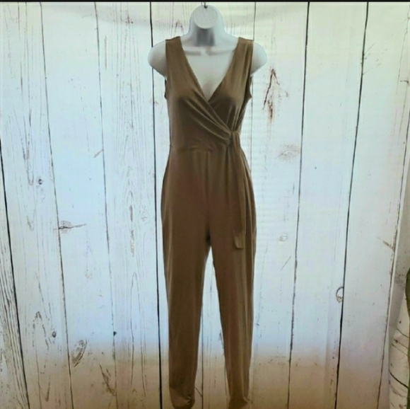 2/$25 NWOT Fashion Nova Wrap Front V-neck Jumpsuit - Picture 2 of 8